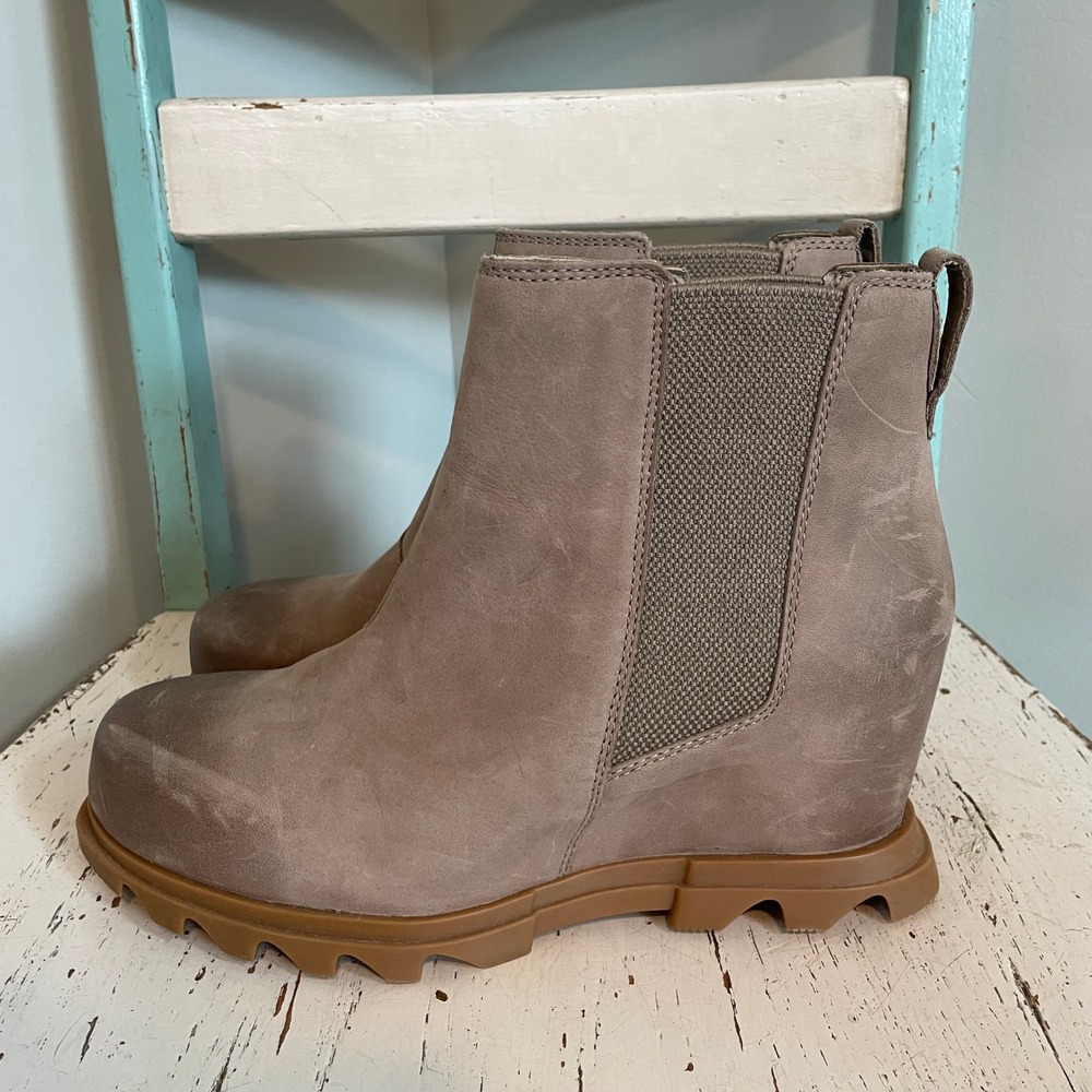 Sorel Joan of Arctic Wedge III Chelsea Boots Taupe Brown Leather Womens Size 10
